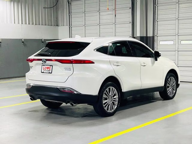 2022 White Toyota Venza Limited AWD SUV
