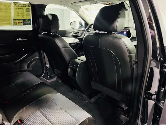 2025 Mosaic Black Metallic Chevrolet Trax LT FWD SUV