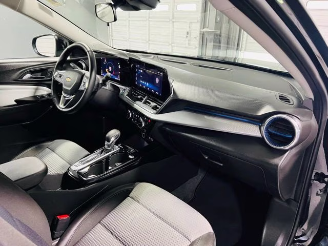 2025 Mosaic Black Metallic Chevrolet Trax LT FWD SUV