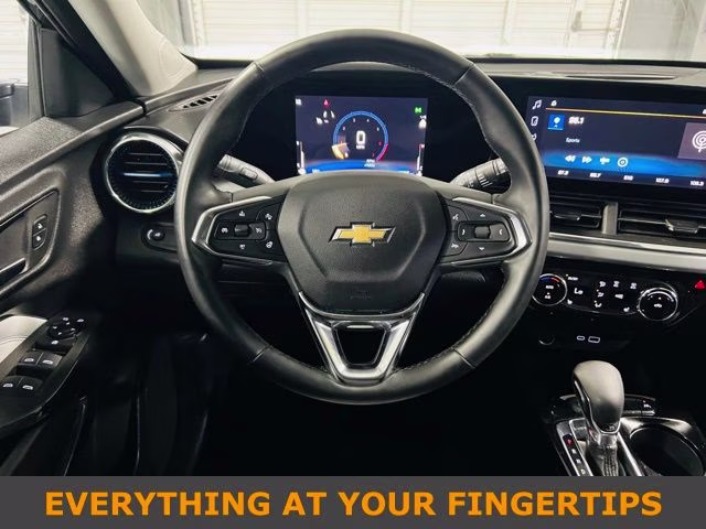 2025 Mosaic Black Metallic Chevrolet Trax LT FWD SUV