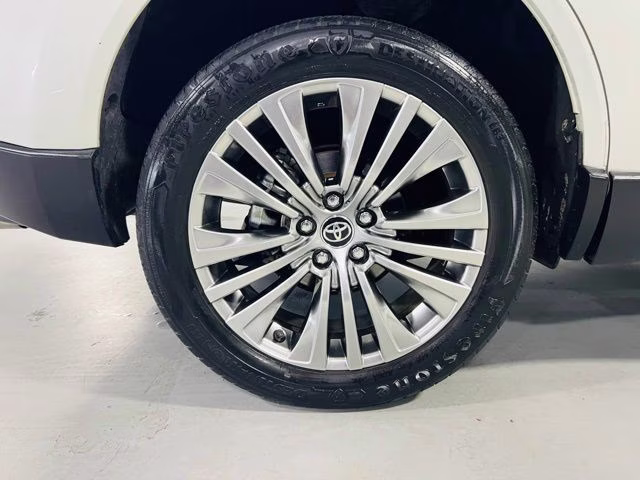 2022 White Toyota Venza Limited AWD SUV