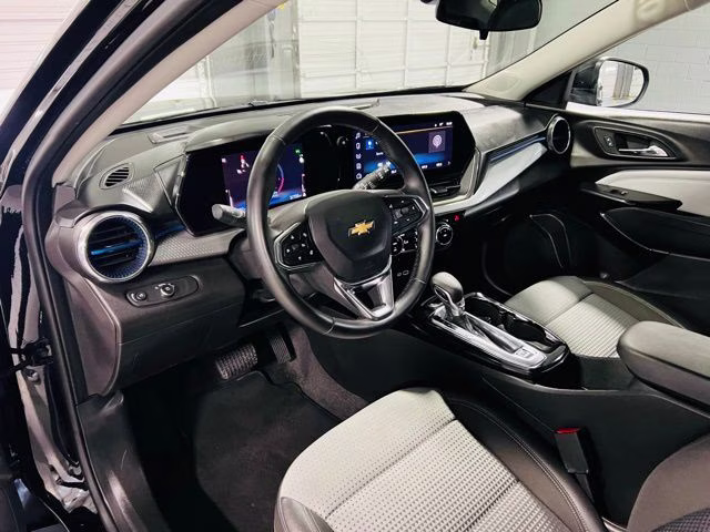 2025 Mosaic Black Metallic Chevrolet Trax LT FWD SUV