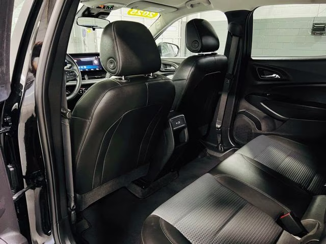 2025 Mosaic Black Metallic Chevrolet Trax LT FWD SUV