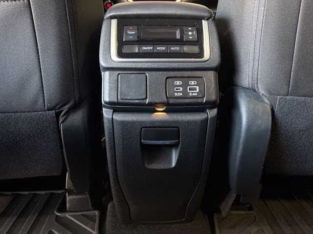 2023 Crystal Black Silica Subaru Ascent Premium AWD SUV