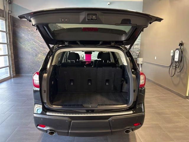 2023 Crystal Black Silica Subaru Ascent Premium AWD SUV