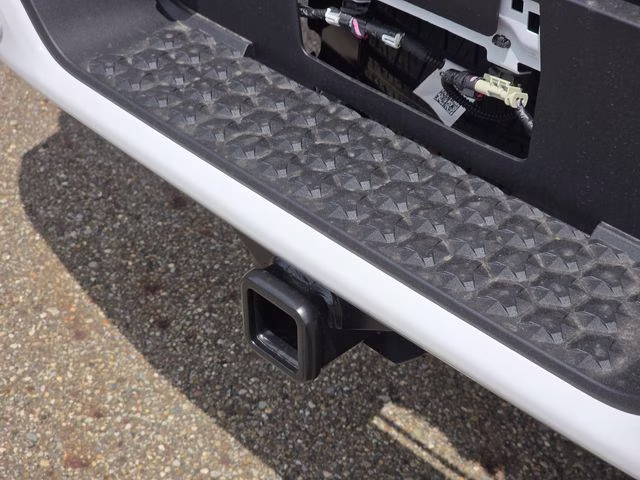 2026 Summit White GMC Canyon AT4 4X4 Truck