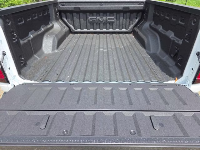 2026 Summit White GMC Canyon AT4 4X4 Truck