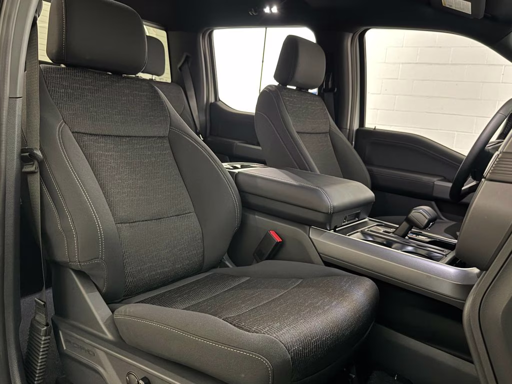 2026 Oxford White Ford F-150 XLT 4X4 Truck