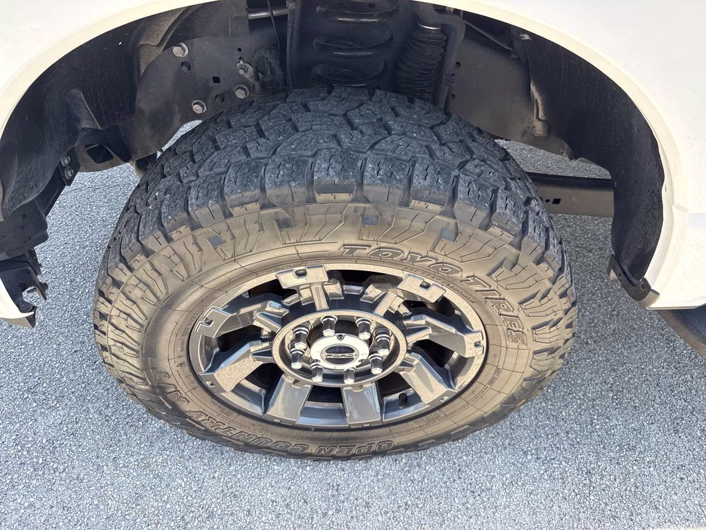 2024 Oxford White Ford Super Duty F-250 SRW STX 4X4 Truck