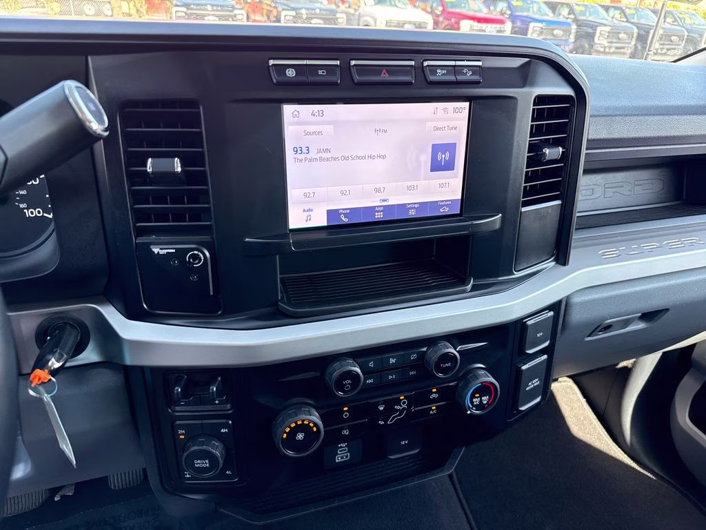 2024 Oxford White Ford Super Duty F-250 SRW STX 4X4 Truck