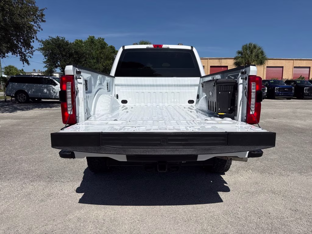2024 Oxford White Ford Super Duty F-250 SRW STX 4X4 Truck