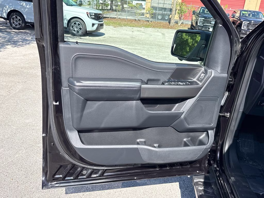 2024 Agate Black Metallic Ford F-150 XLT 4X4 Truck