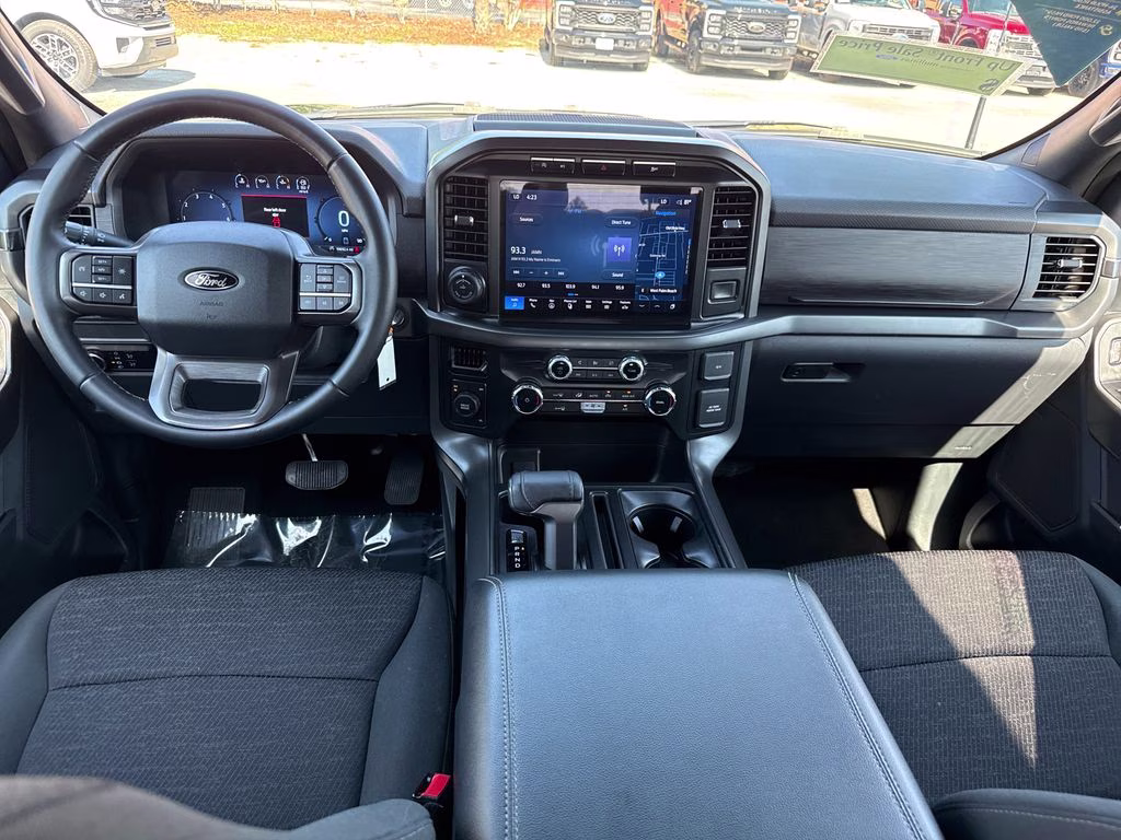2024 Agate Black Metallic Ford F-150 XLT 4X4 Truck