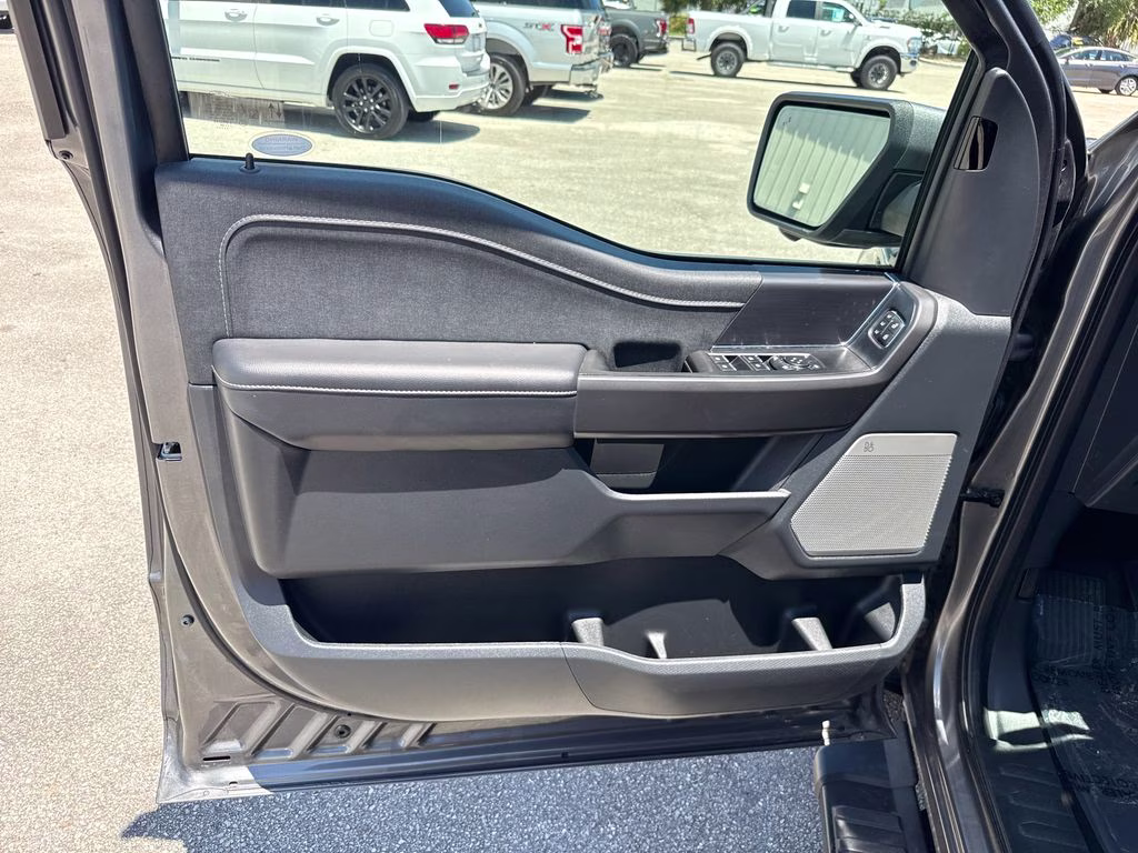 2025 Carbonized Gray Metallic Ford F-150 Lariat 4X4 Truck