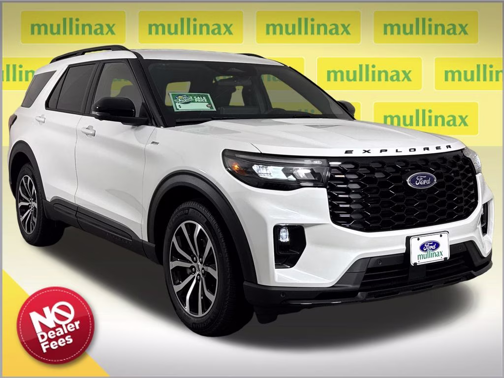2026 Star White Metallic Tri-Coat Ford Explorer ST-Line RWD SUV