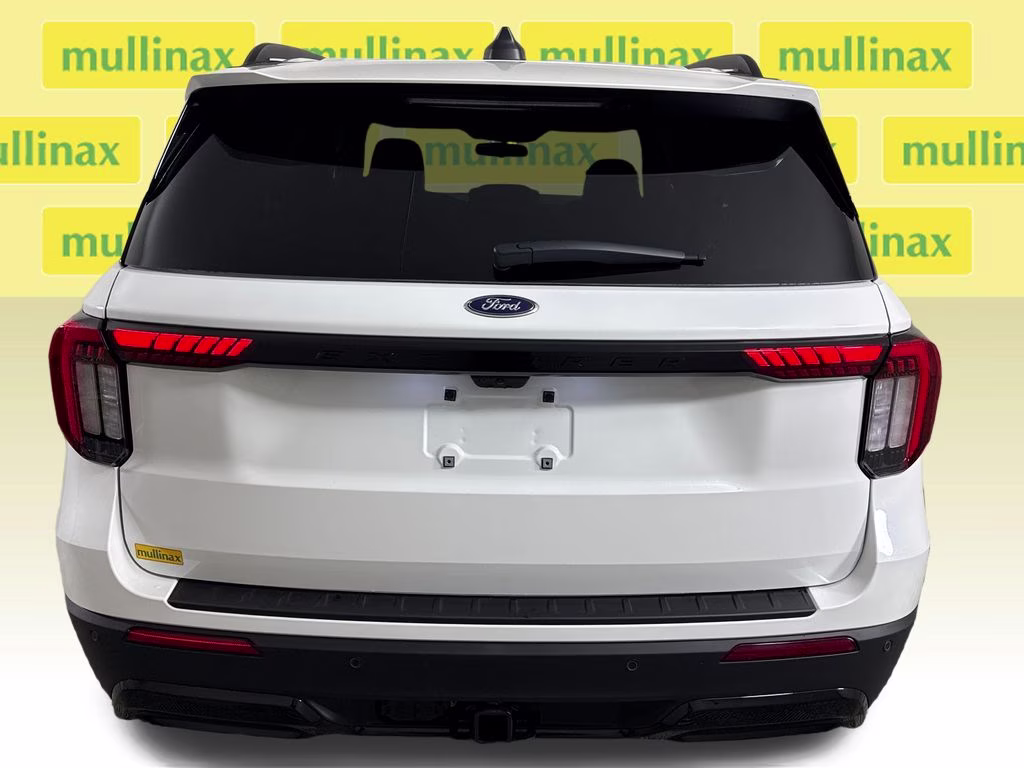 2026 Star White Metallic Tri-Coat Ford Explorer ST-Line RWD SUV