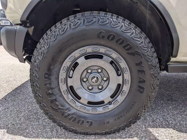 2025 Desert Sand Ford Bronco Badlands 4X4 SUV