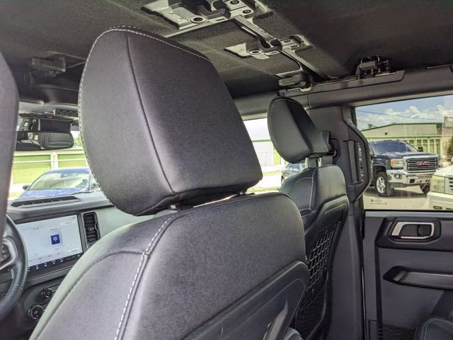 2025 Desert Sand Ford Bronco Badlands 4X4 SUV