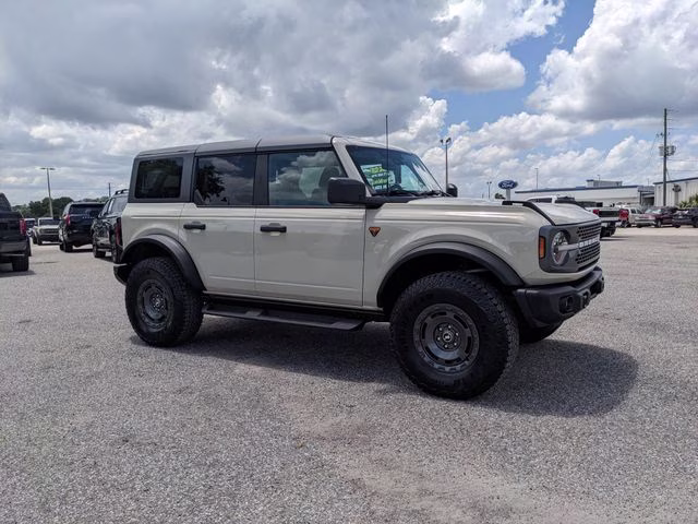 2025 Desert Sand Ford Bronco Badlands 4X4 SUV