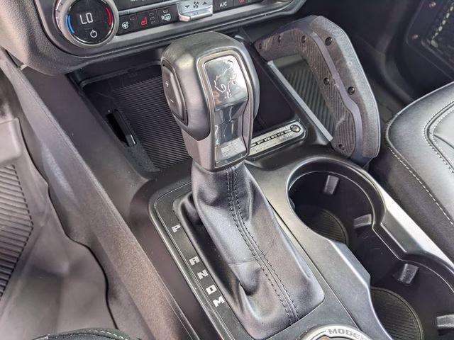 2025 Desert Sand Ford Bronco Badlands 4X4 SUV