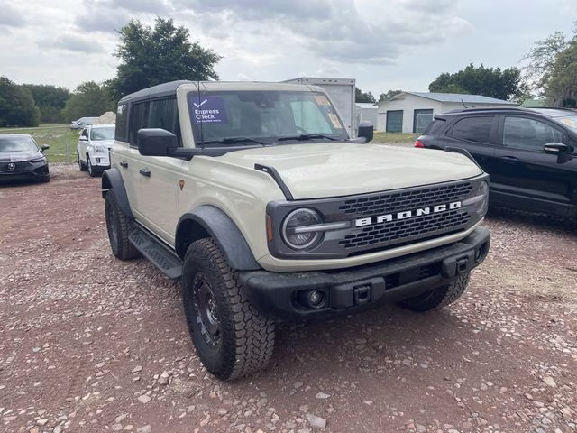 2025 Desert Sand Ford Bronco Badlands 4X4 SUV