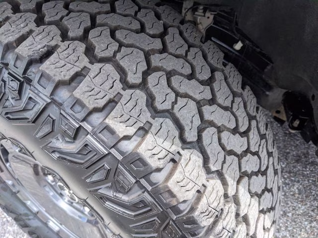 2025 Desert Sand Ford Bronco Badlands 4X4 SUV