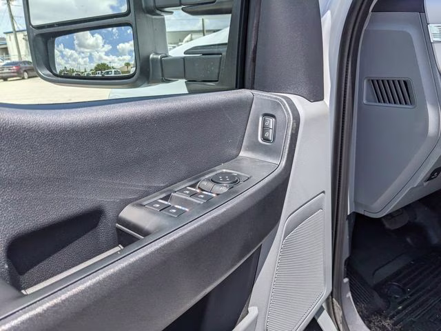 2026 Oxford White Ford Super Duty F-250 SRW XL 4X4 Truck