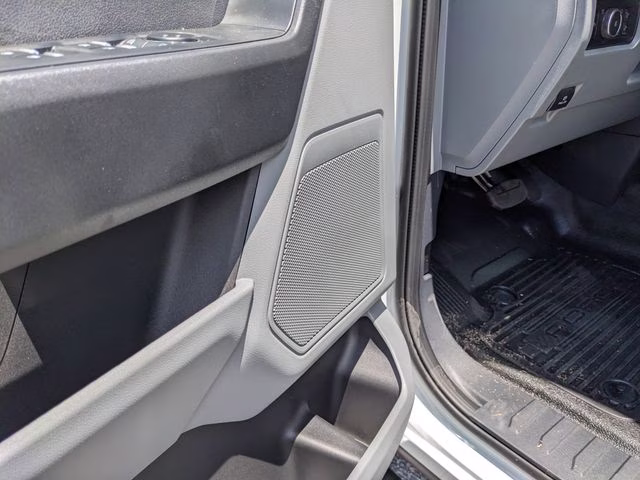 2026 Oxford White Ford Super Duty F-250 SRW XL 4X4 Truck