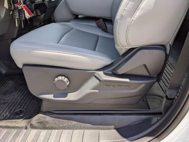 2026 Oxford White Ford Super Duty F-250 SRW XL 4X4 Truck