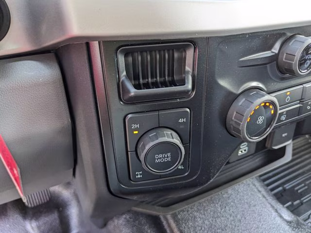 2026 Oxford White Ford Super Duty F-250 SRW XL 4X4 Truck