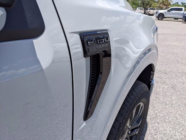 2026 Avalanche Ford F-150 Lariat 4X4 Truck