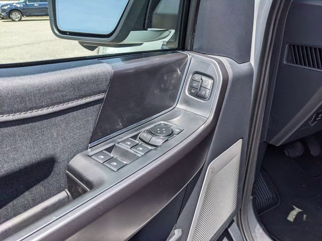 2026 Avalanche Ford F-150 Lariat 4X4 Truck