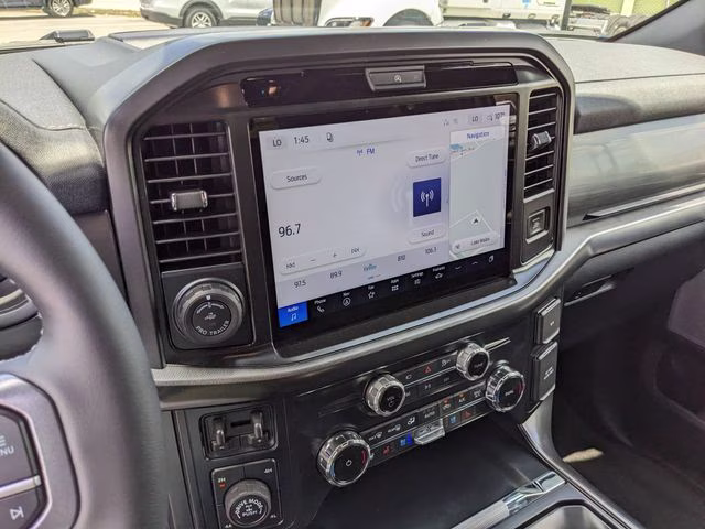 2026 Avalanche Ford F-150 Lariat 4X4 Truck