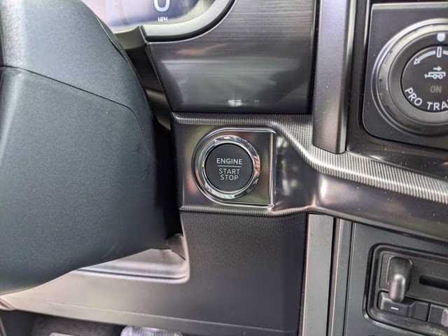 2026 Avalanche Ford F-150 Lariat 4X4 Truck