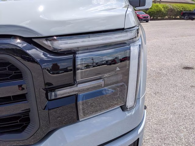2026 Avalanche Ford F-150 Lariat 4X4 Truck
