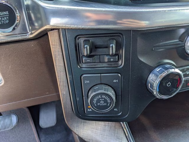 2025 Blue Metallic Ford F-150 King Ranch 4X4 Truck