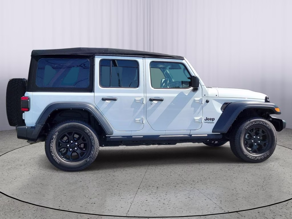 2021 Bright White Clearcoat Jeep Wrangler Unlimited Willys 4X4 SUV