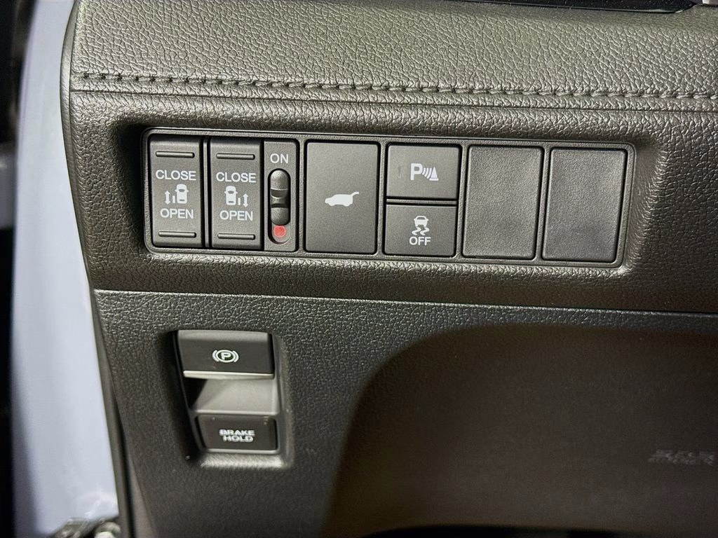 2026 Sonic Gray Pearl Honda Odyssey Elite FWD Van