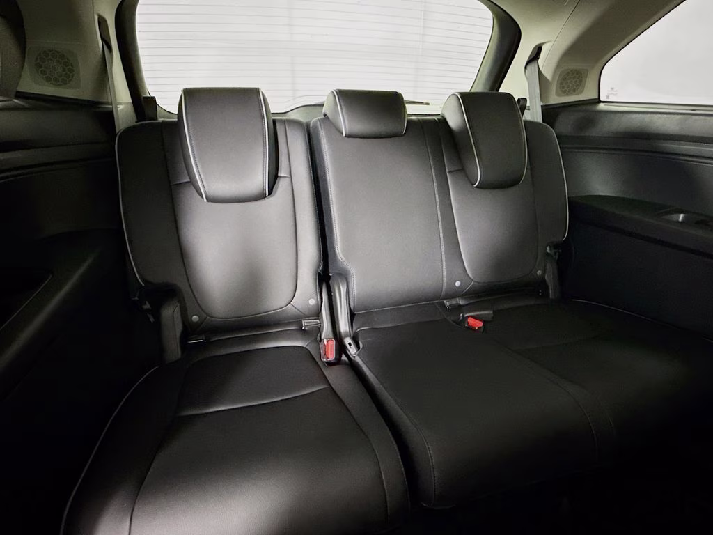 2026 Sonic Gray Pearl Honda Odyssey Elite FWD Van