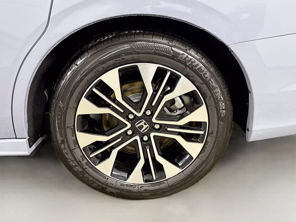 2026 Sonic Gray Pearl Honda Odyssey Elite FWD Van