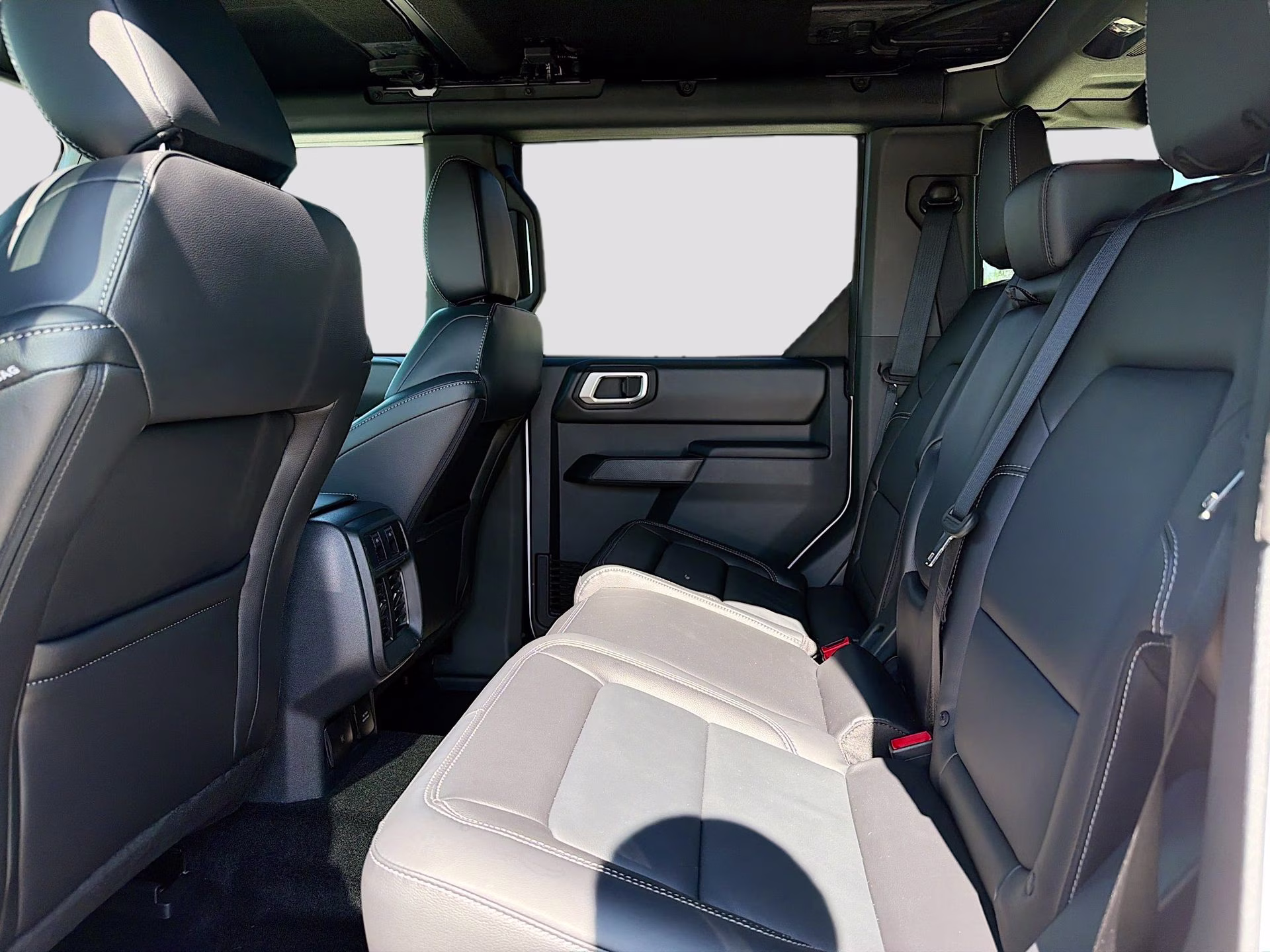 2026 Oxford White Ford Bronco Outer Banks 4X4 SUV
