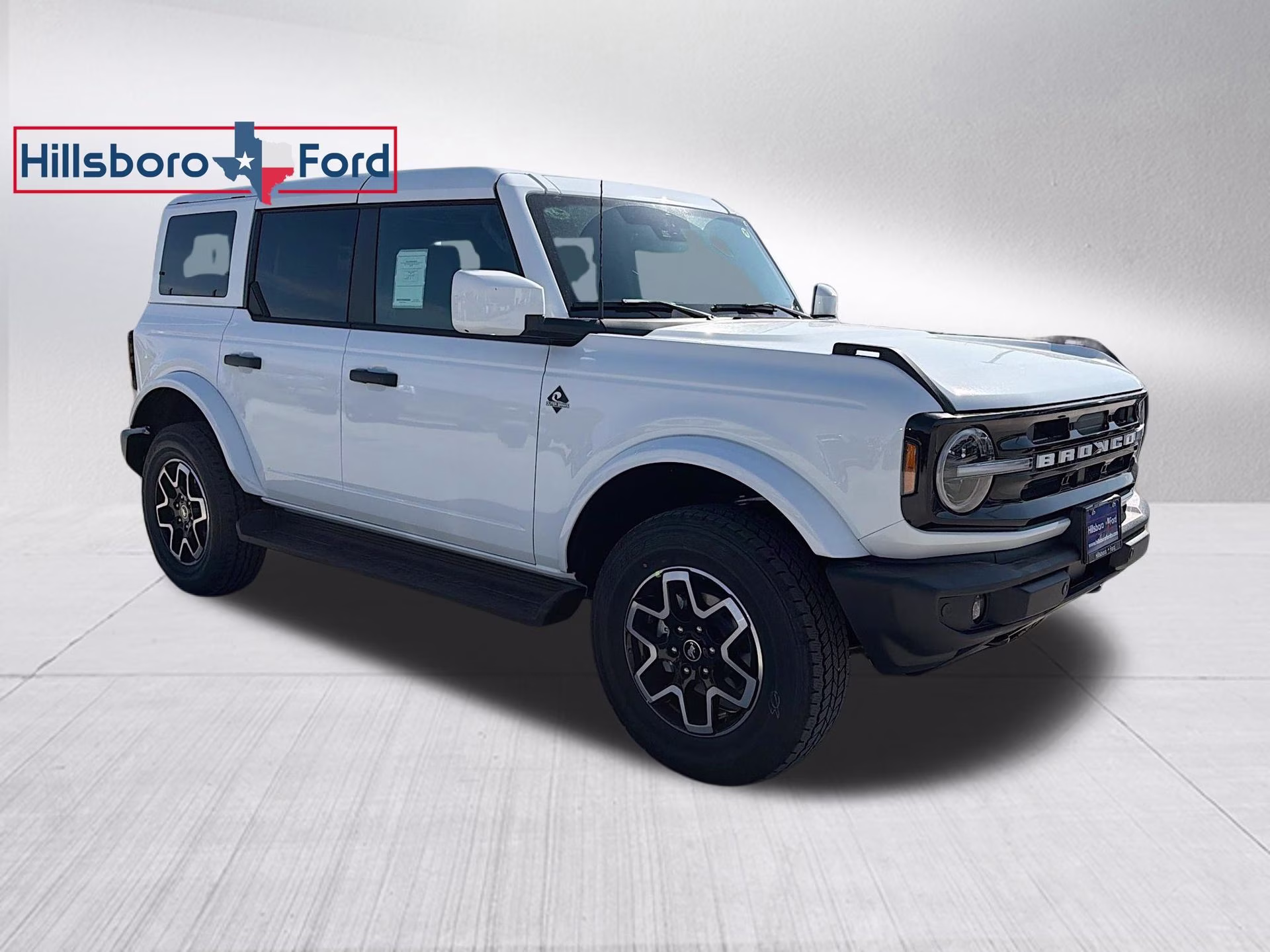 2026 Oxford White Ford Bronco Outer Banks 4X4 SUV