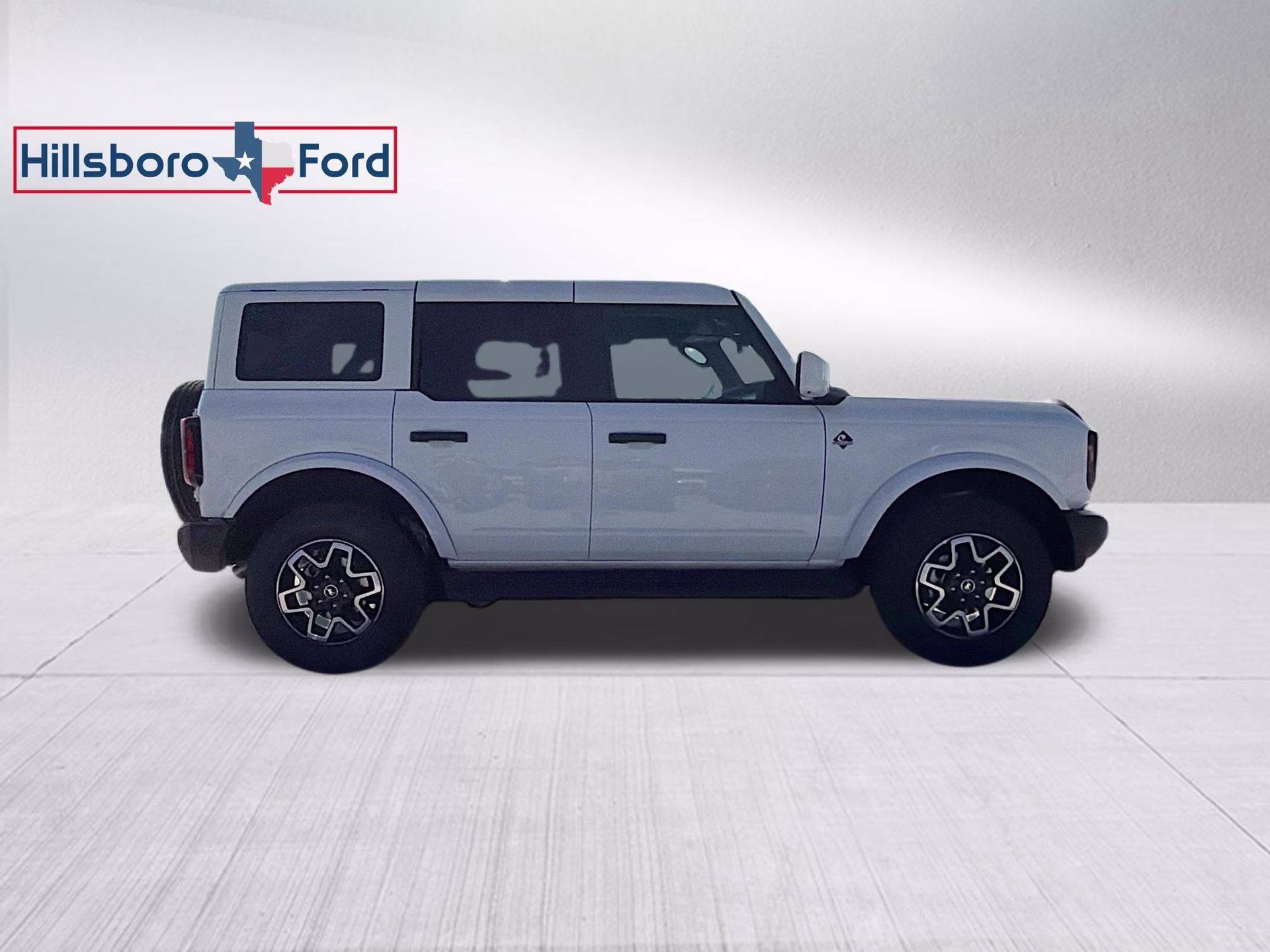 2026 Oxford White Ford Bronco Outer Banks 4X4 SUV