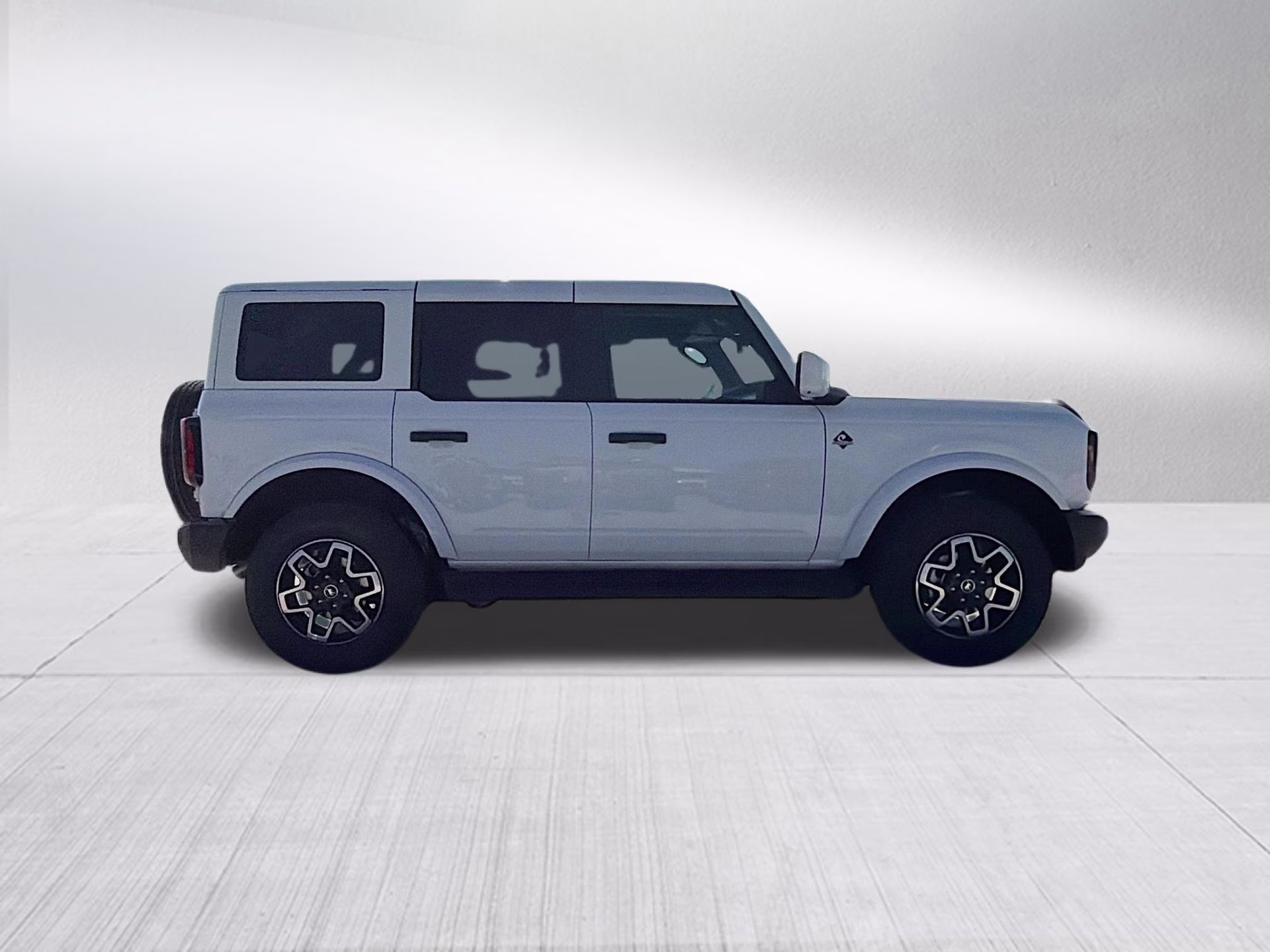 2026 Oxford White Ford Bronco Outer Banks 4X4 SUV
