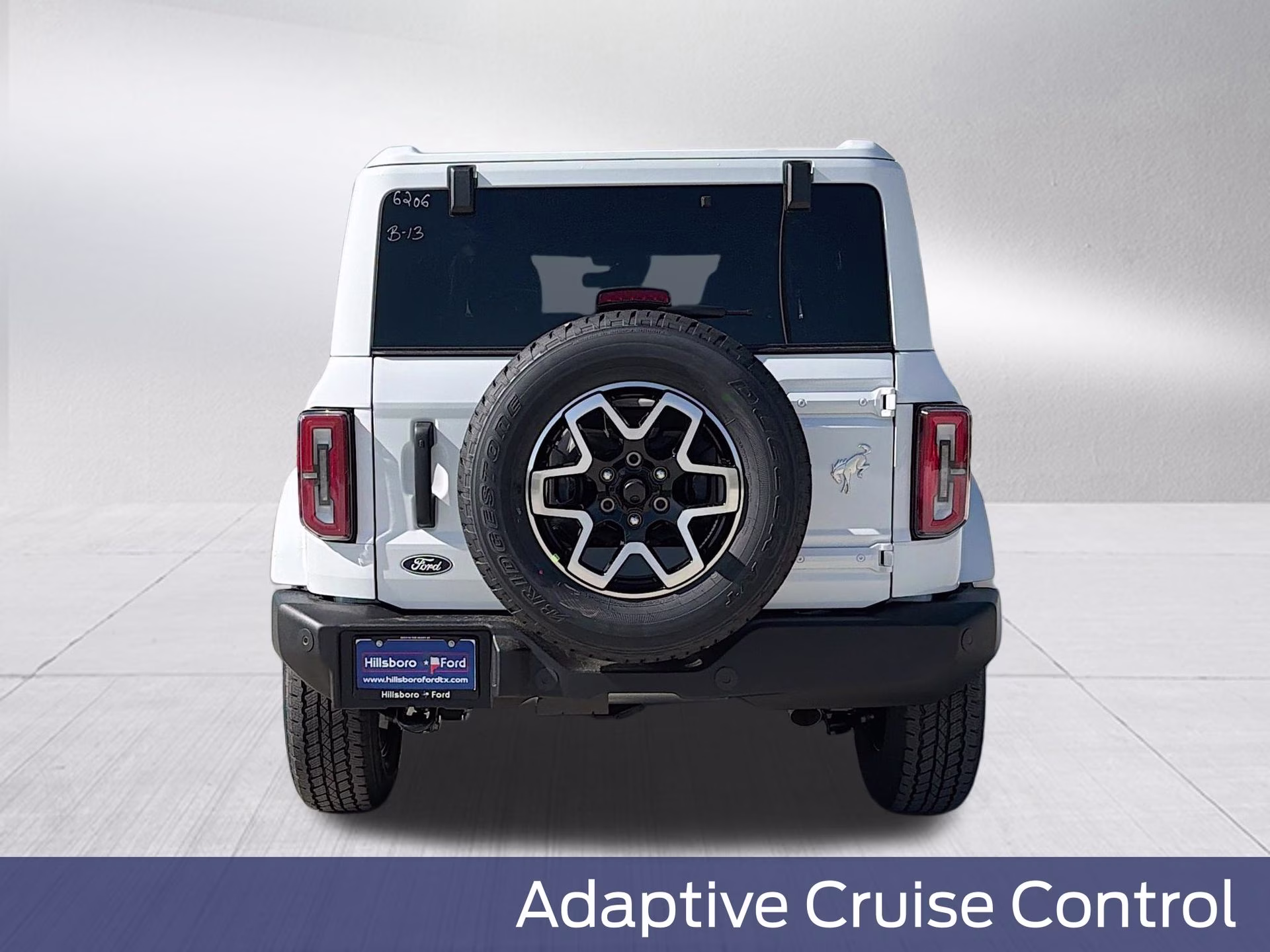2026 Oxford White Ford Bronco Outer Banks 4X4 SUV
