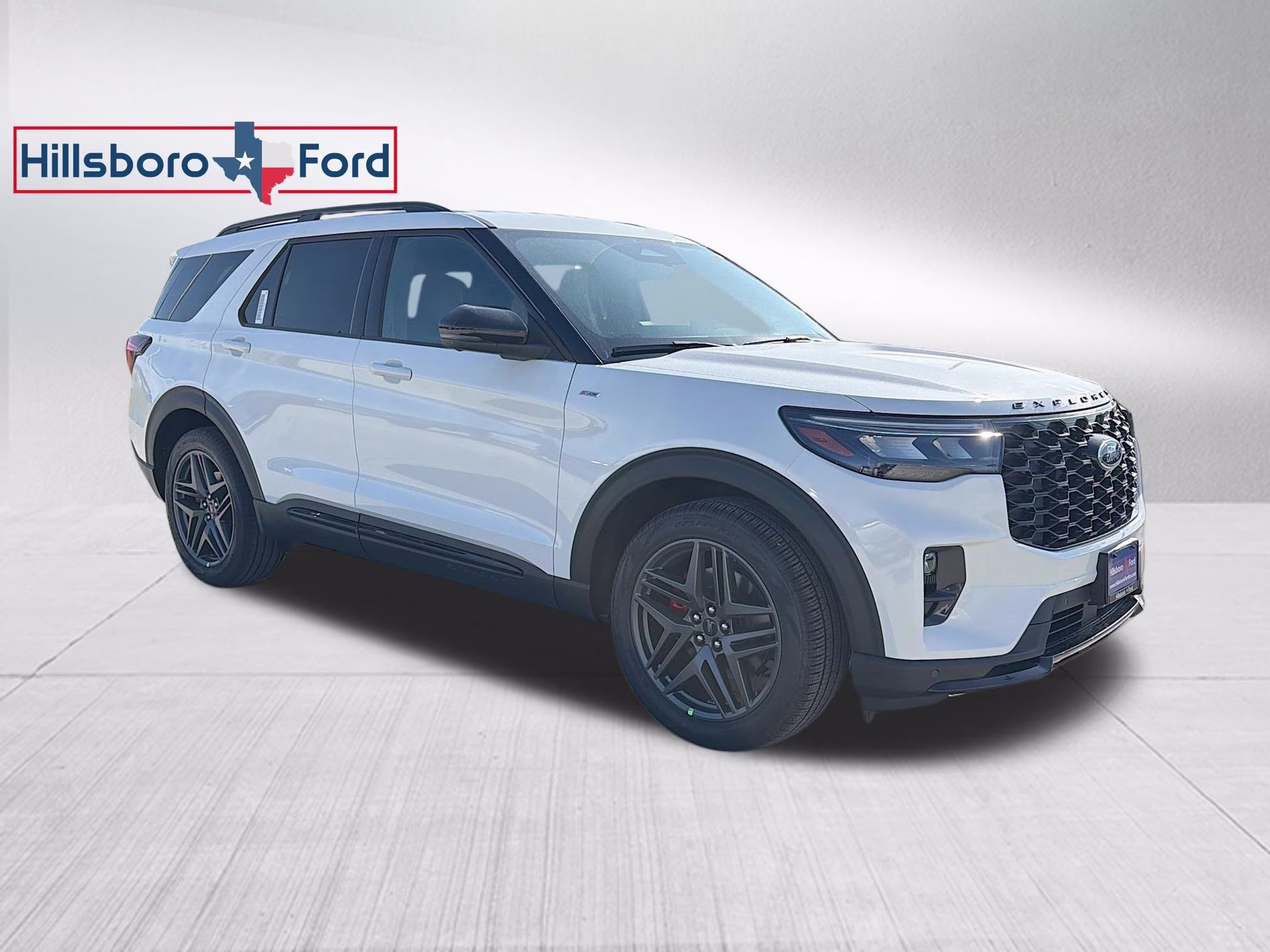 2026 Star White Metallic Tri-Coat Ford Explorer ST-Line RWD SUV
