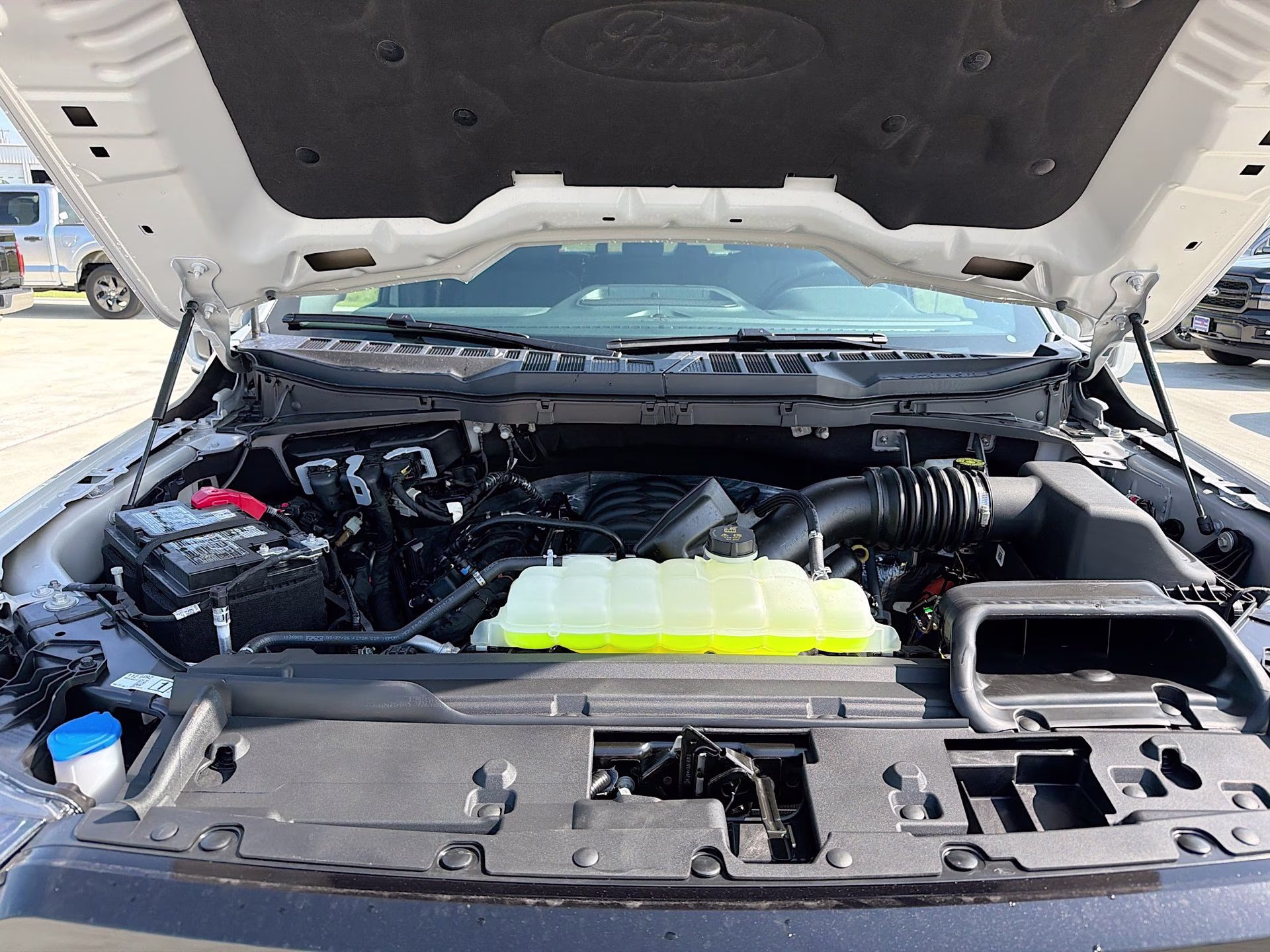 2026 Avalanche Ford F-150 Lariat 4X4 Truck