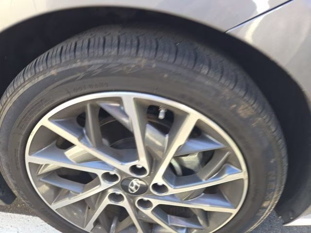 2020 Fluid Metal Hyundai Elantra Limited FWD Sedan