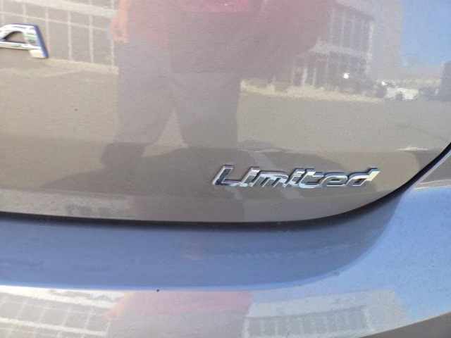 2020 Fluid Metal Hyundai Elantra Limited FWD Sedan