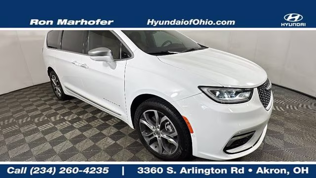 2022 Bright White Clearcoat Chrysler Pacifica Pinnacle AWD Van